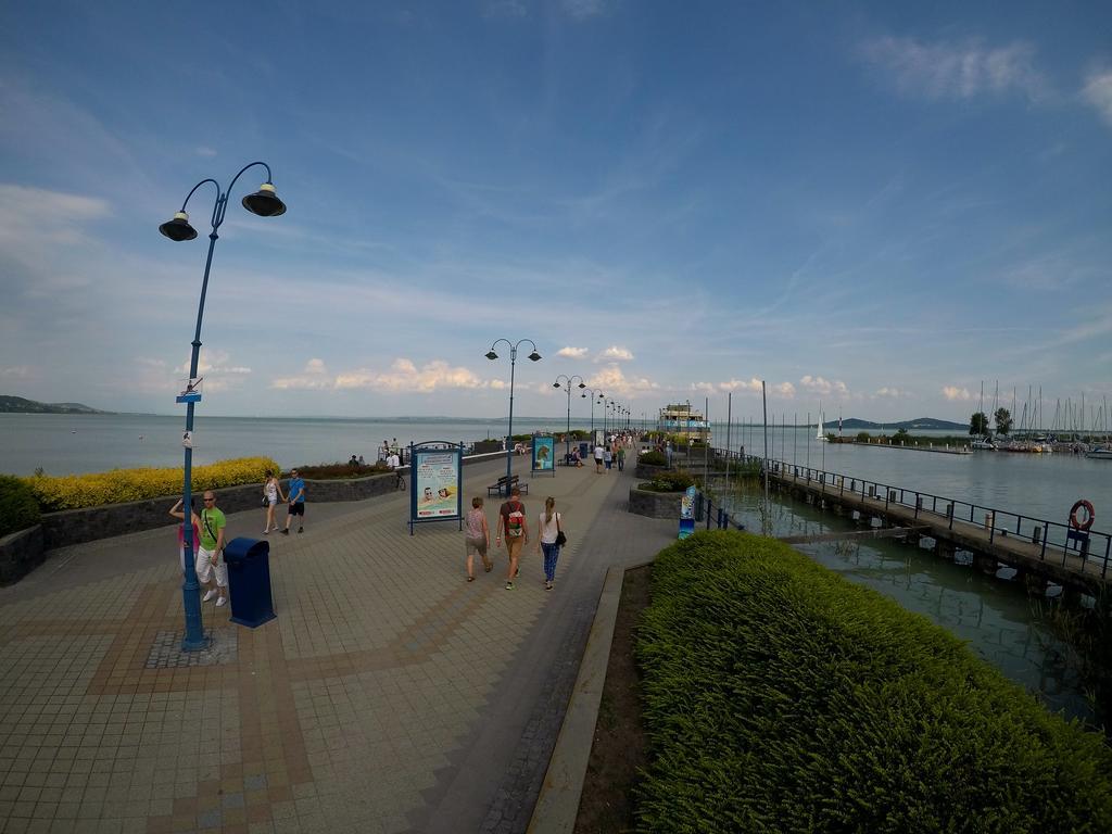 Menta Holiday Home Бадачонтомай Екстериор снимка